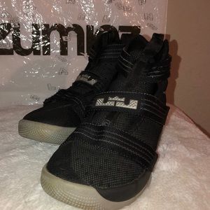 Nike Lebron soldier 10 black and grey.